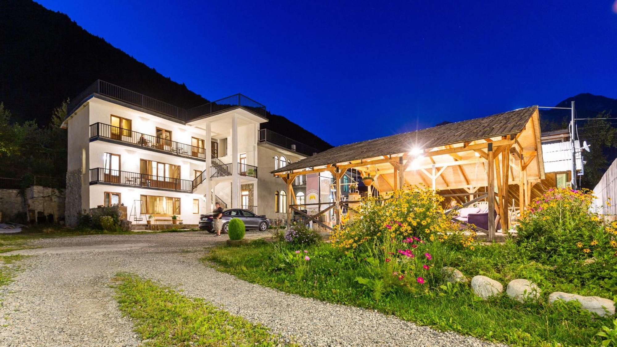 Hotel Level Mestia Exterior photo